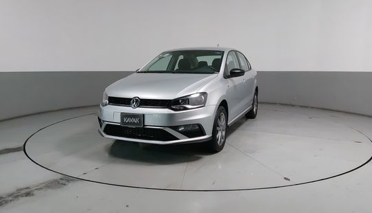 Volkswagen • Vento