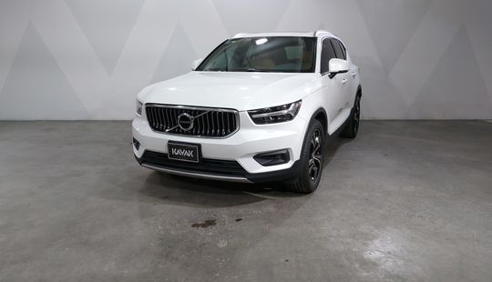 Volvo • XC40