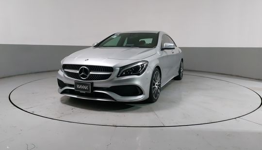 Mercedes Benz • Clase CLA