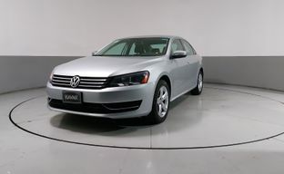 Volkswagen • Passat