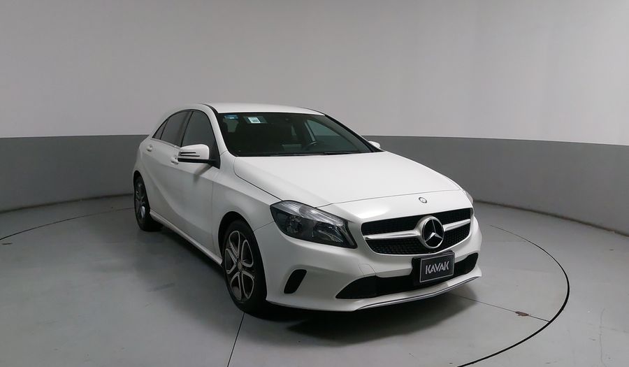 Mercedes Benz Clase A 1.6 200 STYLE Hatchback 2017