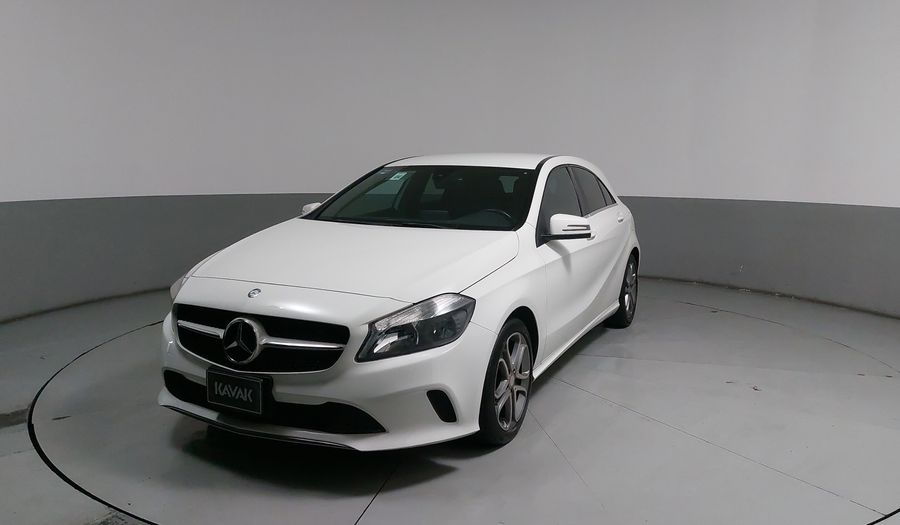 Mercedes Benz Clase A 1.6 200 STYLE Hatchback 2017