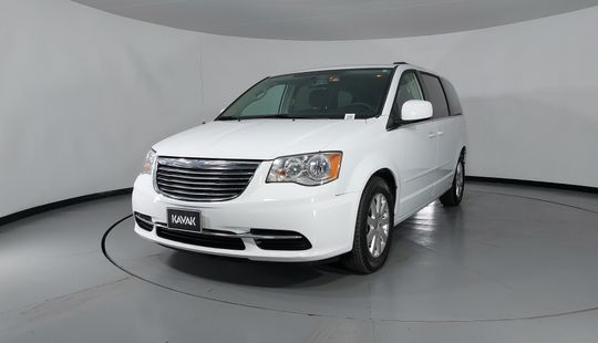 Chrysler • Town & Country