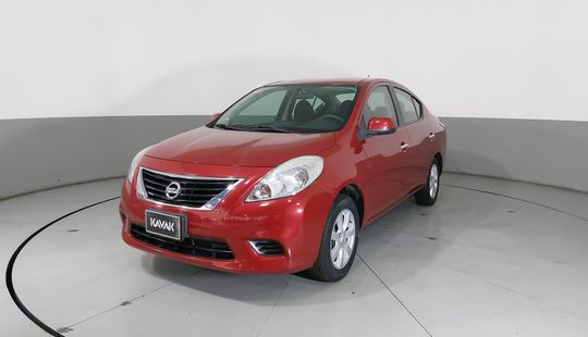 Nissan • Versa