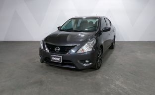 Nissan • Versa