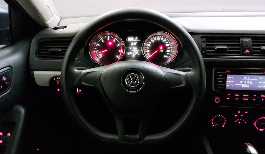 Volkswagen Jetta 2.5 TRENDLINE TIPTRONIC Sedan 2015