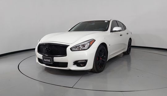 Infiniti • Q70