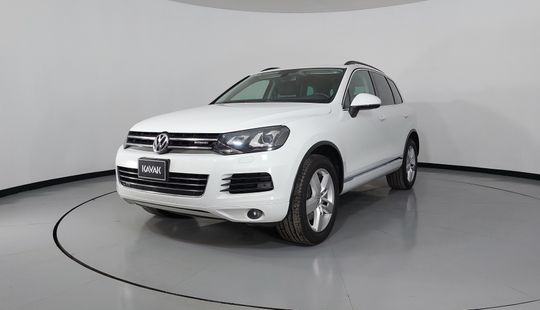 Volkswagen • Touareg