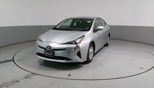 Toyota • Prius