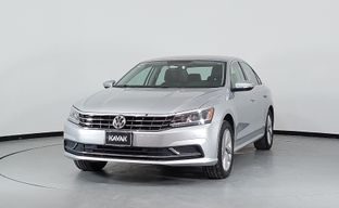 Volkswagen • Passat