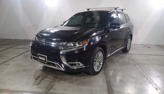 Mitsubishi • Outlander