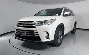 Toyota • Highlander