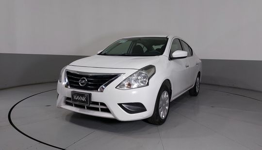 Nissan • Versa