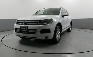 Volkswagen • Touareg