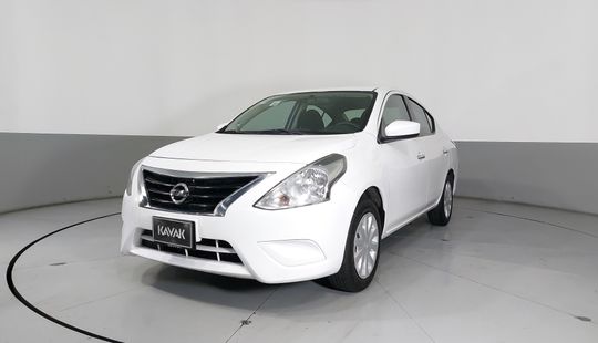 Nissan • Versa