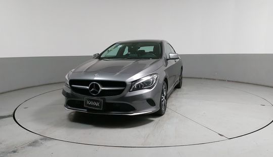 Mercedes Benz • Clase CLA