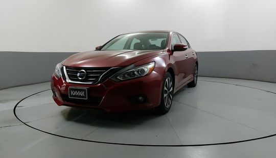 Nissan • Altima