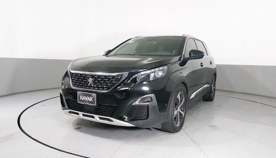 Peugeot • 5008