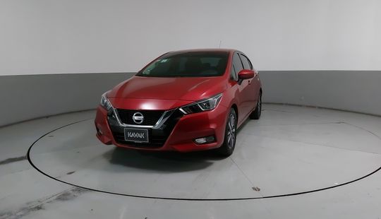 Nissan • Versa