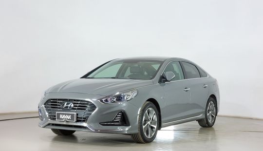 Hyundai • Sonata