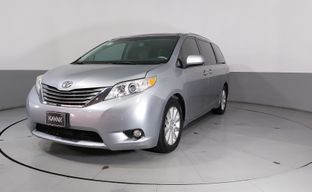 Toyota • Sienna