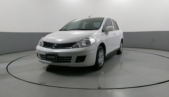 Nissan • Tiida