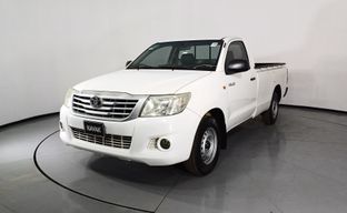 Toyota • Hilux