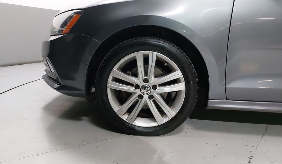 Volkswagen Jetta 2.5 SPORTLINE TIP. Sedan 2018