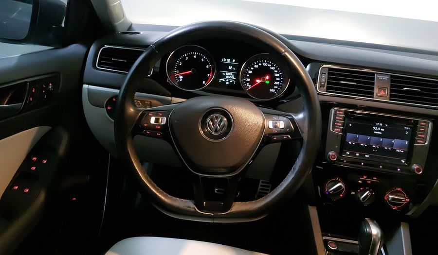 Volkswagen Jetta 2.5 SPORTLINE TIP. Sedan 2018