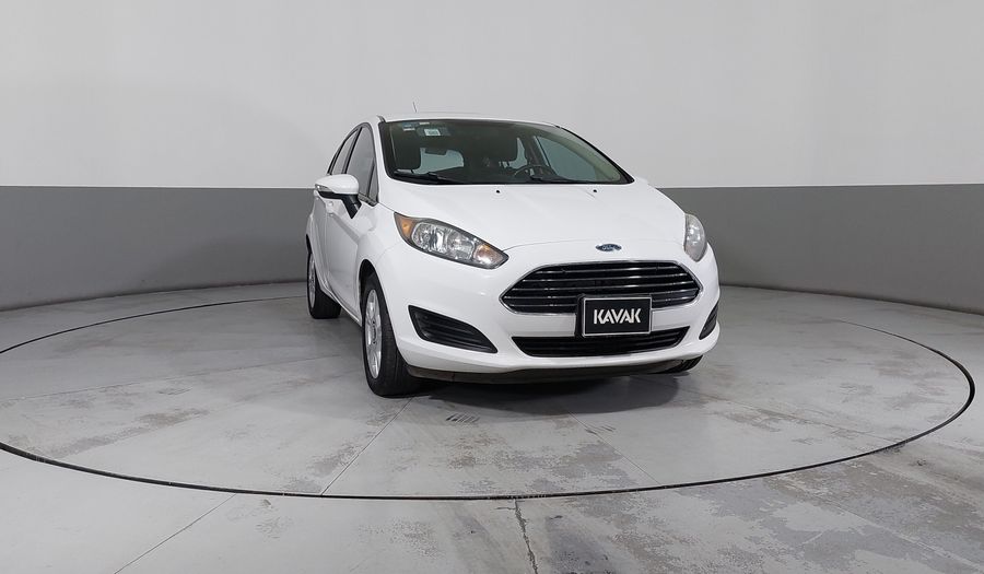 Ford Fiesta 1.6 SE MT Hatchback 2016