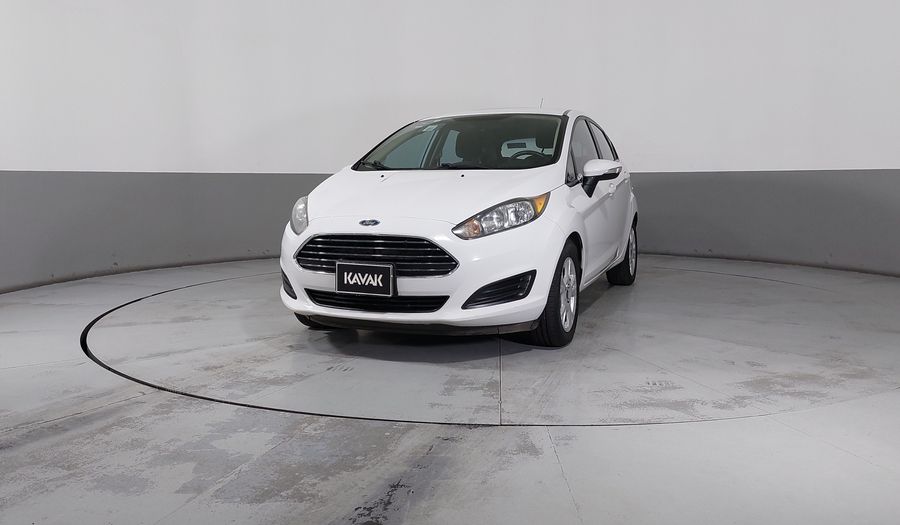 Ford Fiesta 1.6 SE MT Hatchback 2016