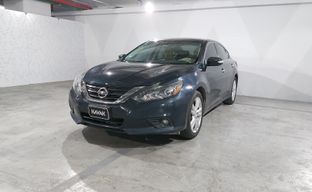 Nissan • Altima