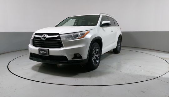 Toyota • Highlander