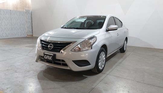 Nissan • Versa