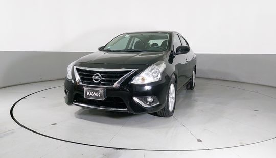 Nissan • Versa