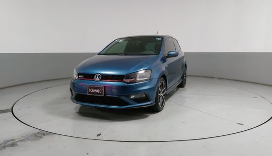 Volkswagen • Polo