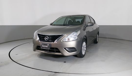 Nissan • Versa