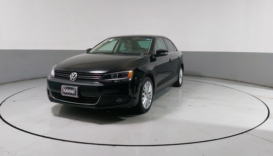 Volkswagen • Jetta