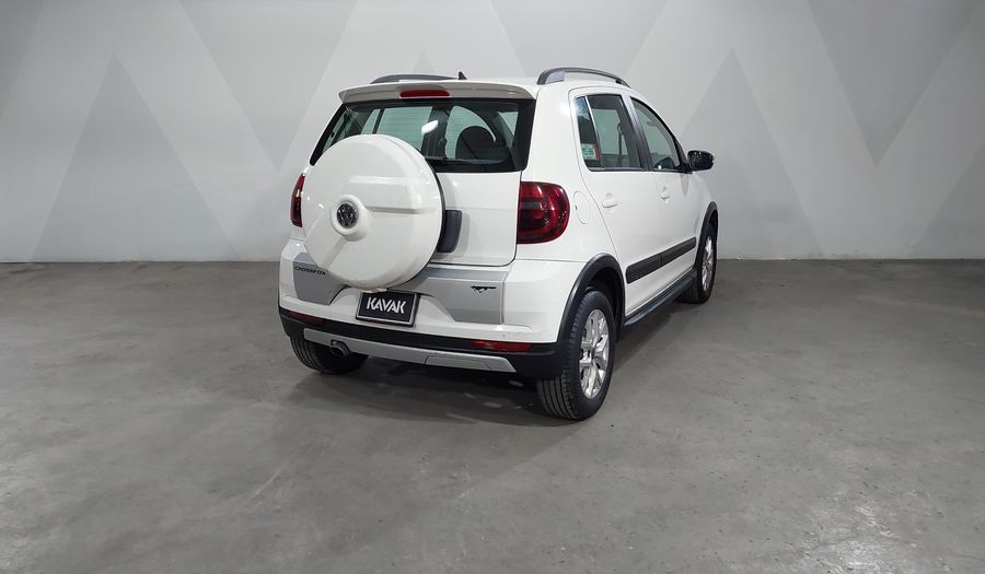 Volkswagen Crossfox 1.6 CROSSFOX BASE MT Hatchback 2015