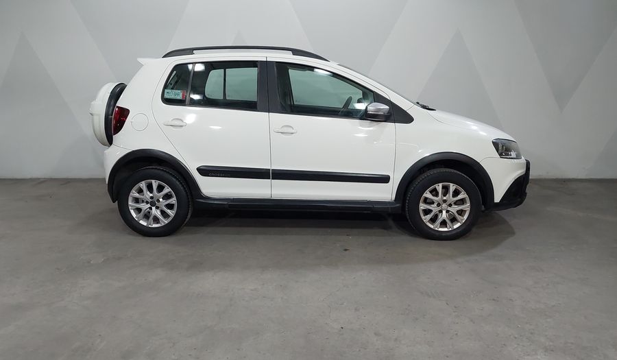 Volkswagen Crossfox 1.6 CROSSFOX BASE MT Hatchback 2015