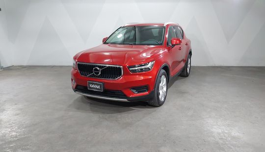 Volvo • XC40