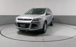 Ford • Escape