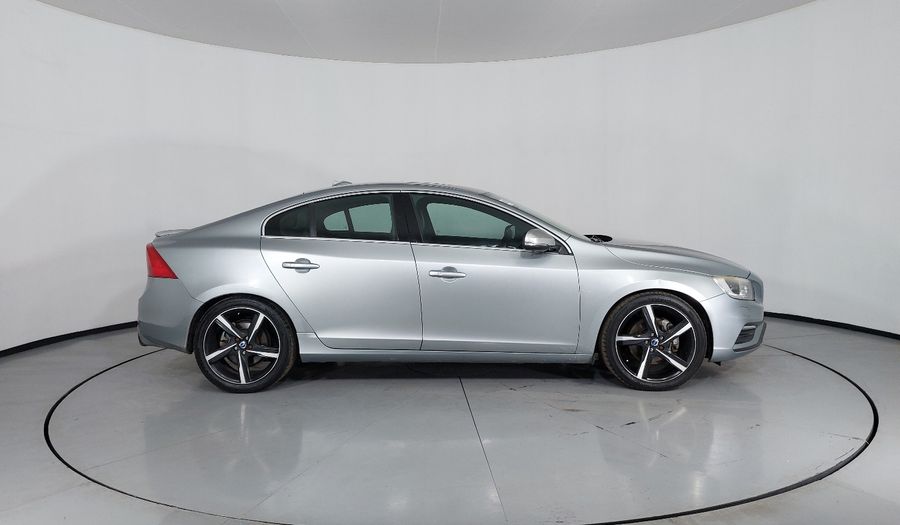 Volvo S60 3.0 T6 R-DESIGN AT 4WD Sedan 2014