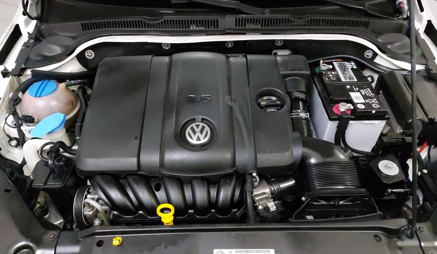 Volkswagen Jetta 2.5 SPORT PAQ WELTRADIO TECHO MT Sedan 2014