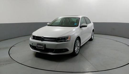 Volkswagen • Jetta