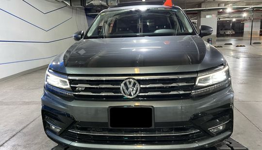 Volkswagen • Tiguan