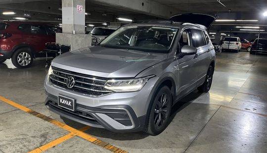 Volkswagen • Tiguan