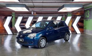 Toyota • Etios