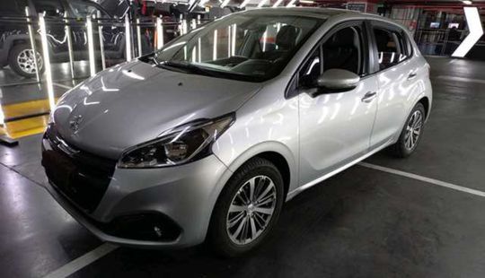 Peugeot • 208