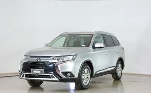 Mitsubishi • Outlander